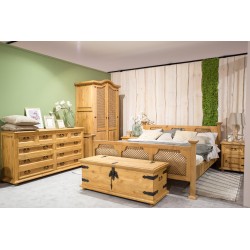Rustykalna komoda z drewna COM 04