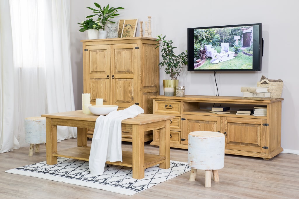 woskowana szafka pod telewizor sosnowa
