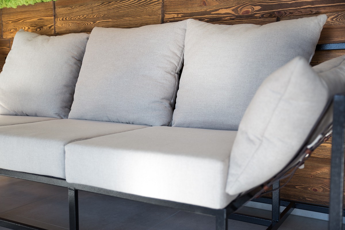 sofa-w-salonie
