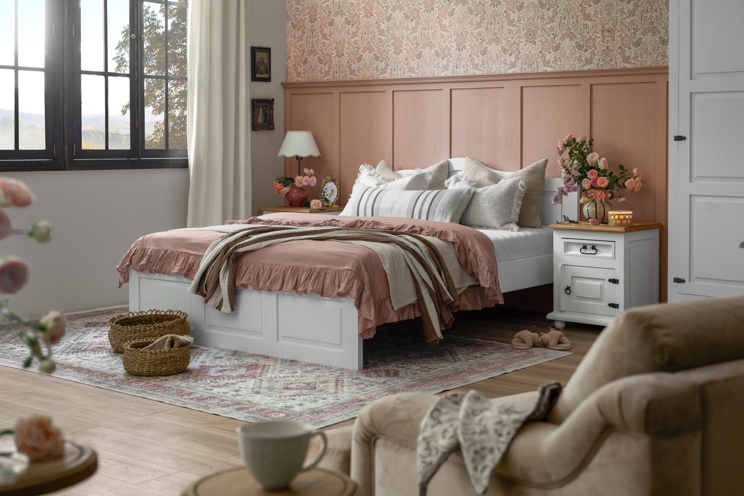 Przytulnie surowa sypialnia